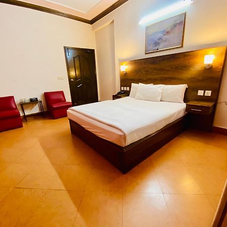 Fiesta Inn Hotel & Resorts มุลตาน ภายนอก รูปภาพ