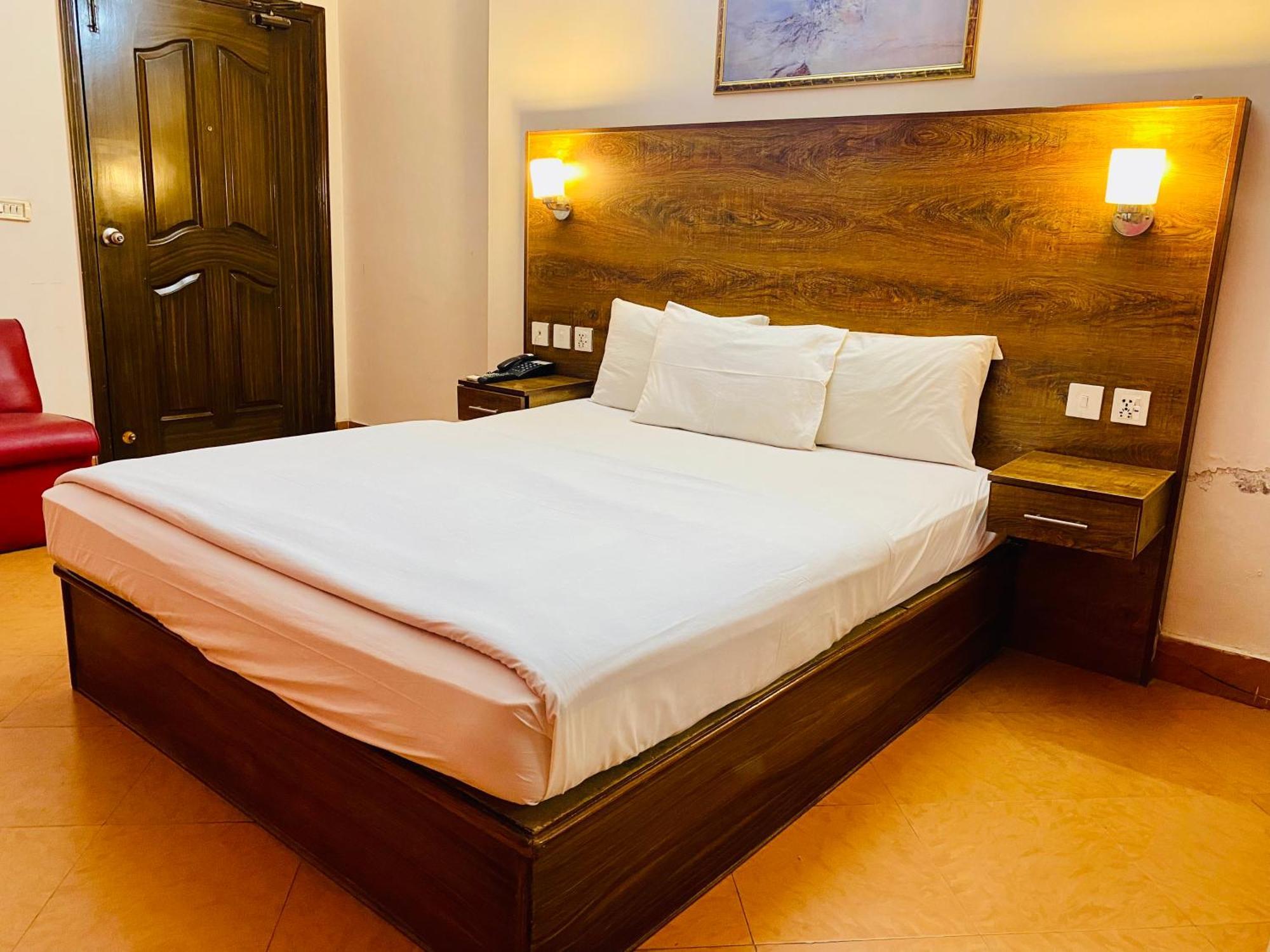 Fiesta Inn Hotel & Resorts มุลตาน ภายนอก รูปภาพ