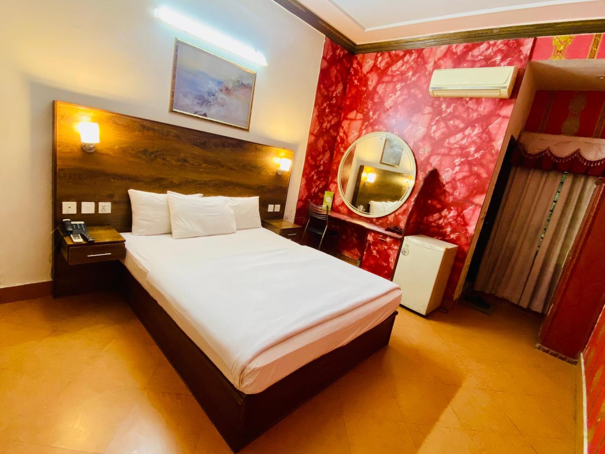 Fiesta Inn Hotel & Resorts มุลตาน ภายนอก รูปภาพ