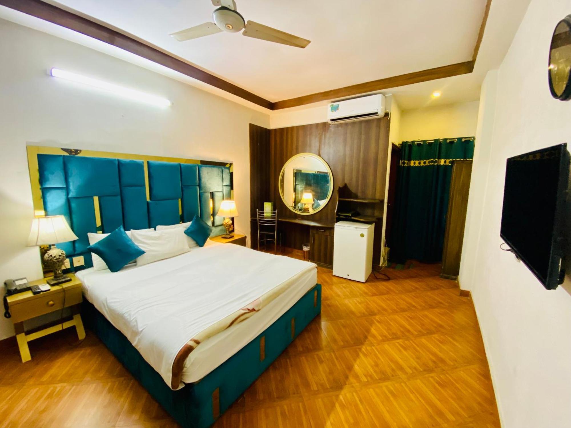 Fiesta Inn Hotel & Resorts มุลตาน ภายนอก รูปภาพ