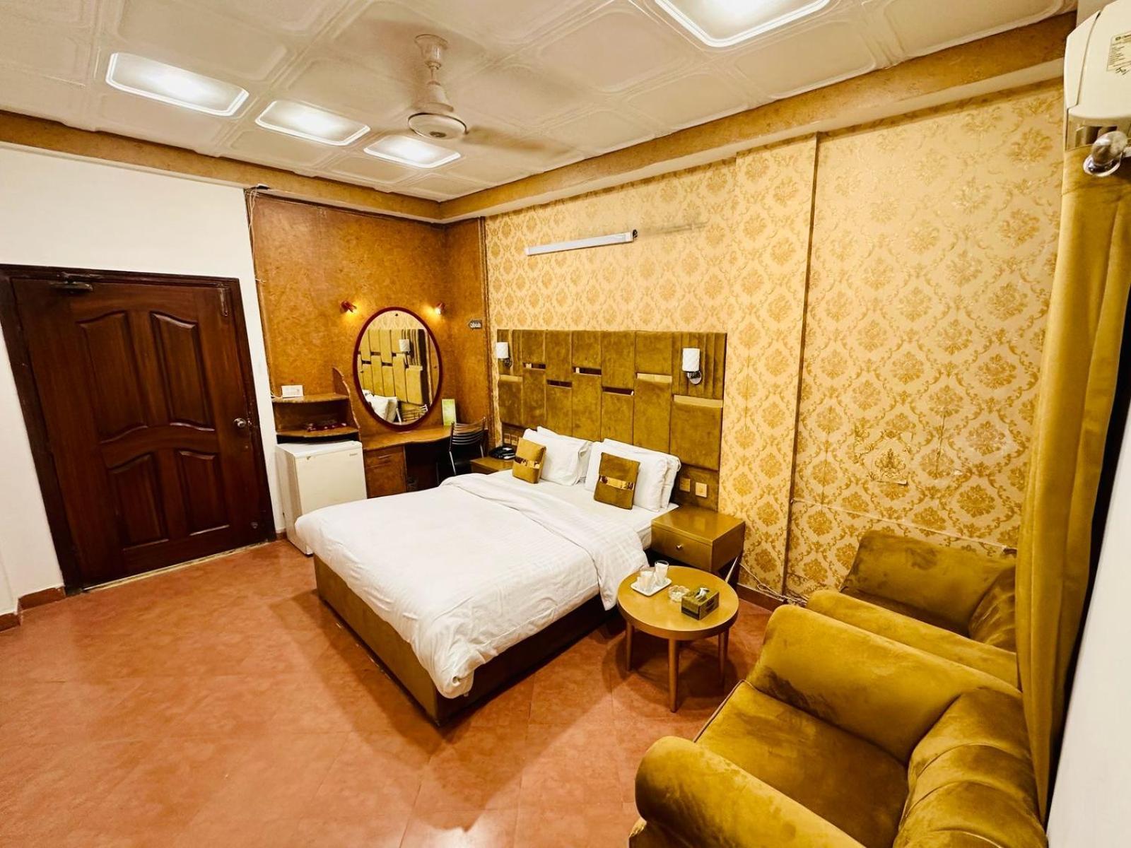 Fiesta Inn Hotel & Resorts มุลตาน ภายนอก รูปภาพ