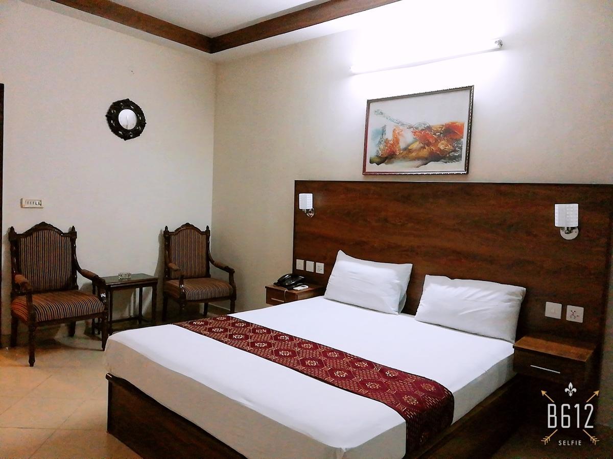 Fiesta Inn Hotel & Resorts มุลตาน ภายนอก รูปภาพ